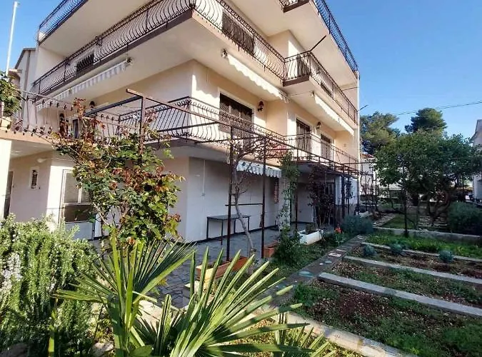 Petra Apartment *