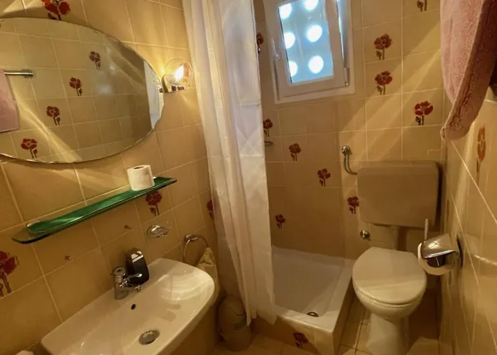 Petra Apartment *