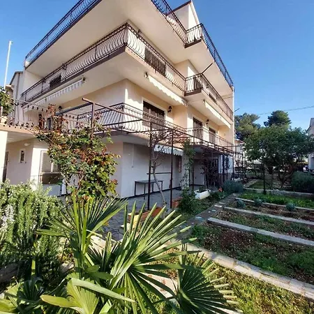 Petra Apartman *